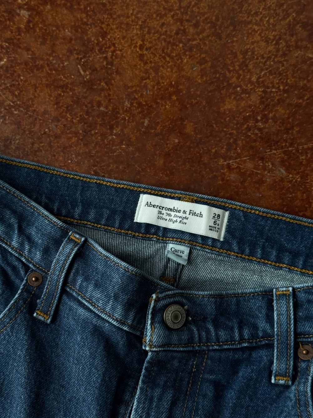 Abercrombie & Fitch Curve Love 90s Straight Ultra High Rise